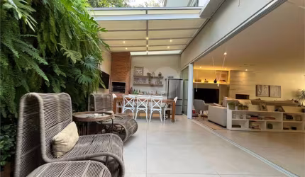 Lindo Sobrado em condomínio fechado no Horto Florestal!!!