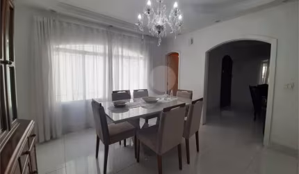 SOBRADO NA VILA MEDEIROS,03 DORMITÓRIOS,01 SUITE,03 VAGAS, COM LAVANDERIA, 02  QUINTAIS, ARMÁRIOS