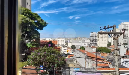 Sobrado amplo com quintal próximo a Braz Leme