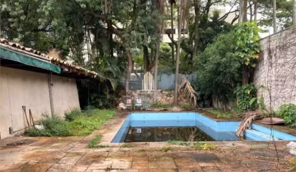 Terreno Residencial/Comercial em PINHEIROS com 550 m²