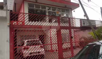 Prédio Comercial com 700m² de área construída
