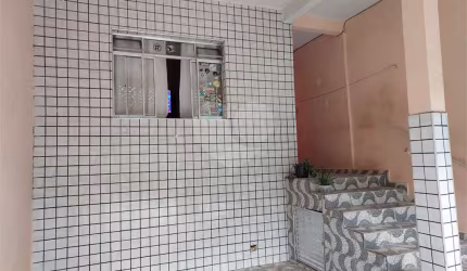 CASAS PARA RENDA OU USO PARA FAMÍLIA
