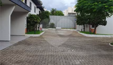 Casa-São Paulo-CAMPO BELO | Ref.: REO916521