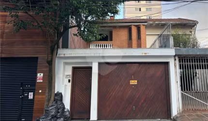Excelente Imóvel bem localizado, apenas 100 metros do Hospital São Camilo