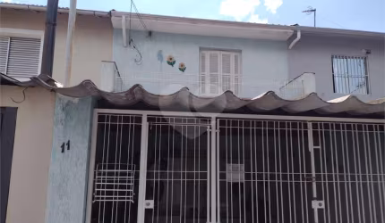 Sobrado a venda  no bairro de Canindé. Com uma área de 127 m², 03 dormitorios, 02 banheiros, 02 vaga