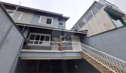 Sobrado, para venda, 142m², 3 quartos (1 suíte), cozinha americana, 3 vagas. churrasqueira Água Fria