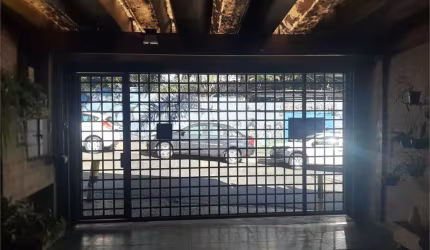Sobrado com 149m2, 3 quartos, sendo 1 suíte, 3 banheiros, 1 sala, área de serviço e 2 vagas