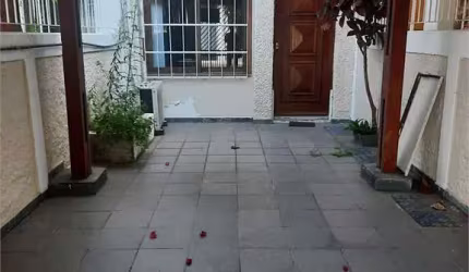 Sobrado em excelente localização