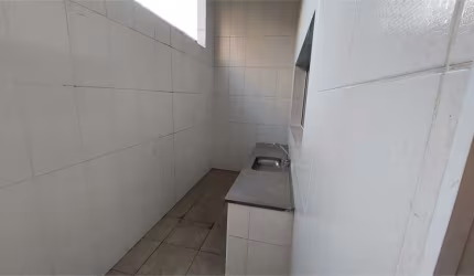 Salão Comercial 140 m2 com cozinha, banheiros, salão e área de serviço - Jaçanã/SP