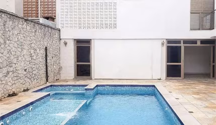 Sobrado com 5 Quartos  4 banheiros 1 suite e 4 vagas de garagem