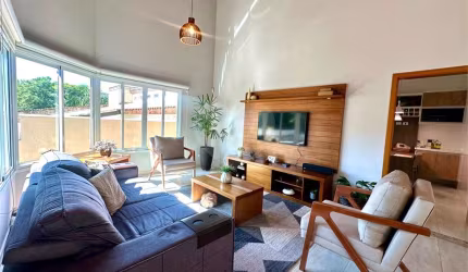 Casa moderna, 230 metros construídos, 3 quartos, 3 suítes, área gourmet, 3 vagas, Tremembé SP