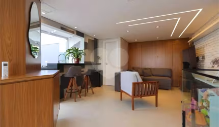 Linda cobertura duplex, com piscina privativa, localização privilegiada.