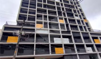 Apartamento tipo Studio com 34,082m2 de área construída com 1 dormitório, banheiro e sala integrada à cozinha, sem VAGA de garagem.