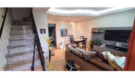 Casa a venda Limão 70m²  02  suítes, sala cozinha, uma lavabo, lavanderia com churrasqueira e 2vaga