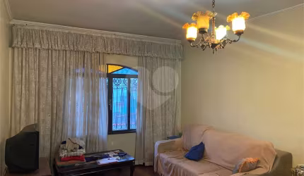 SOBRADO 3 QUARTOS SENDO UM SUÍTE COM VARANDA NO HORTO FLORESTAL SUPER LOCALIZAÇÃO