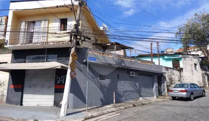 Oportunidade Única no Jardim Tremembé – 2 Casas e 2 Salões Comerciais