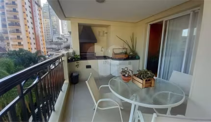 Apartamento com 189m2 4 quartos, 3 suítes, living para 3 ambientes, varanda gourmet, 3 vagas