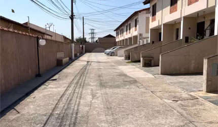 Casa em condomínio fechado