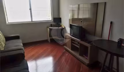 Apartamento à Venda com 2 Dormitórios - 1 Vaga de Garagem