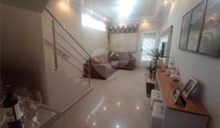 Sobrado para venda 160m2  3 quartos (1 suíte) cozinha, área gourmet 2 vagas cobertas Vila Gustavo.