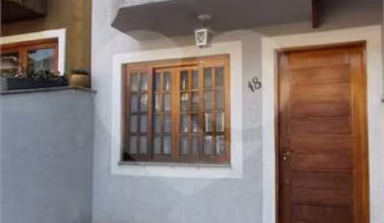 Casa em condomínio no Horto Florestal