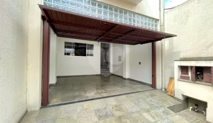 Sobrado comercial e residencial no Tremembé