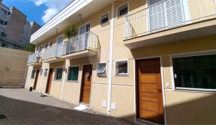 SOBRADO EM CONDOMÍNIO FECHADO VILA MARIA
