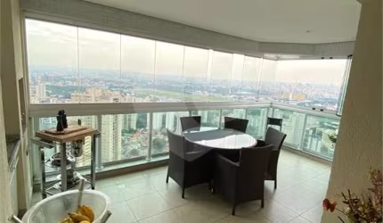 Belíssimo Apartamento em um dos edifícios mais cobiçados da Zona Norte: o Platô Santana