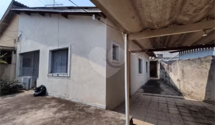 casa terrea com terreno medindo 11.70 de frente com  3 dorms e 3 vagas