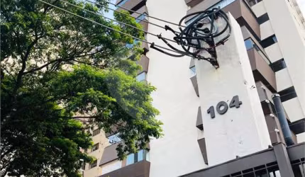 Apartamento em Moema 158 m² de área útil, com 4 quartos, 4 suítes e 6 banheiros, 3 vagas de garagem.