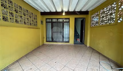 Sobrado com 02 dormitórios no Jaçana