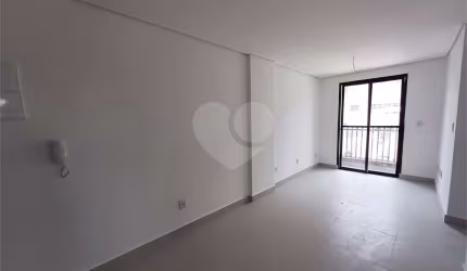 Apartamento novo 2 dormitórios, 1 banheiro. elevador, sem vaga - Vila Guilherme/São Paulo