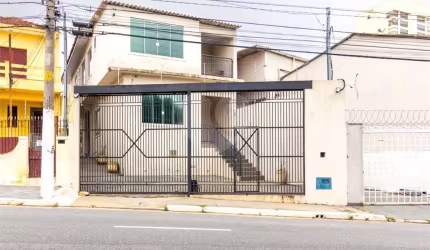 ALUGA-SE CASA COMERCIAL EM SANTANA COM 300 M E 5 VAGAS