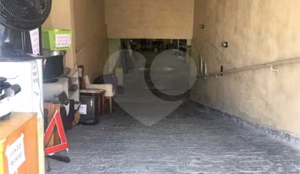 Excelente galpão para alugar,com 500m² na Vila Gustavo!
