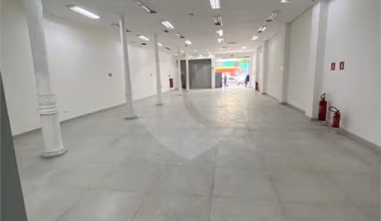 Loja comercial na Luz perto do metrô e trem