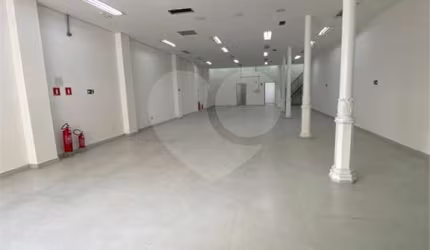 Loja comercial na Luz perto do metrô e trem
