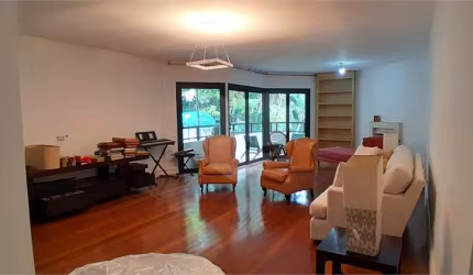 Apartamento no Real Parque