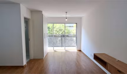 Apartamento com moveis planejados ponto para ar condicionado. Próximo ao shooping e metro Tucuruvi.