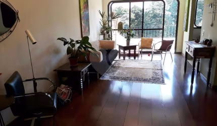 Belíssimo apartamento com 153 m² de área útil