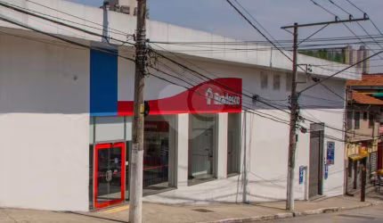 Predio comercial com 42 metros de frente na gusyavo adolfo a 100 metros da julio buono