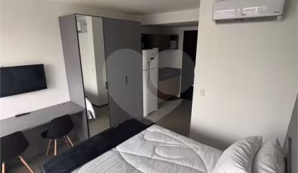 STUDIO 21,68M² TOTALMENE IMOBILIADO  AO LADO DO SHOPPING IBIRAPUERA