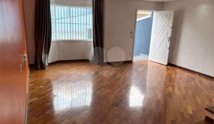 Casa com 3 dormitórios a venda no Jardim Arnoni