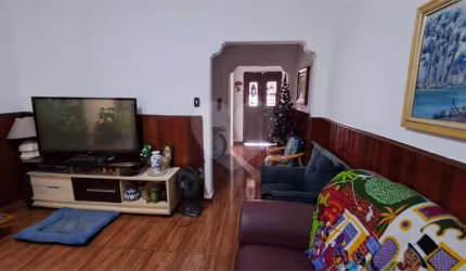 Sobrado à venda | 740 m² | 5 dormitórios (1 suíte) no Bom Retiro!