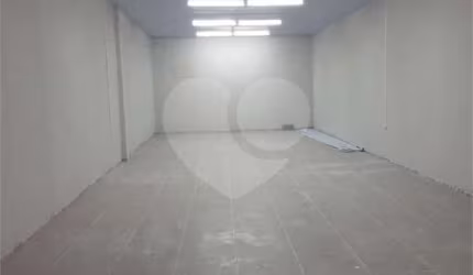 Galpão/Depósito/Armazém e 2 banheiros para Alugar, 100 m² por R$ 3000,,00 Mês