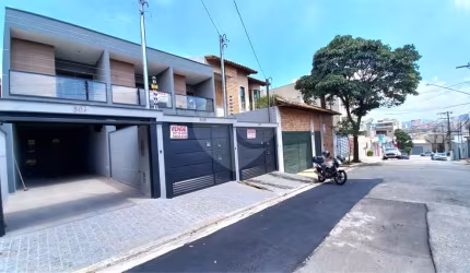 Sobrado diferenciado 03 suítes e 03 vagas com jardim de inverno