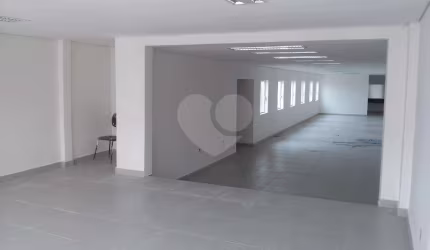 Prédio Comercial na Avenida Mazzei