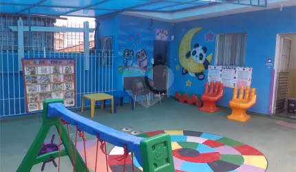 Casa assobradada a venda no Bairro Cachoeirinha 460m²