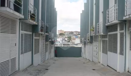 Excelente sobrado em Condomínio Fechado próximo ao Andorinha Hiper Center