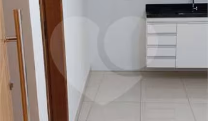 Apartamento 2 quartos a menos de 500 metros do metrô Parada Inglesa.