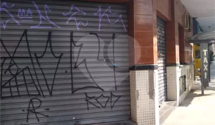 PONTO COMERCIAL EM AVENIDA  DE ESQUINA